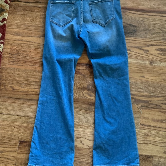 Grab em for fall button up , stretchy kan cans - mid- high wasIted - Picture 4 of 4